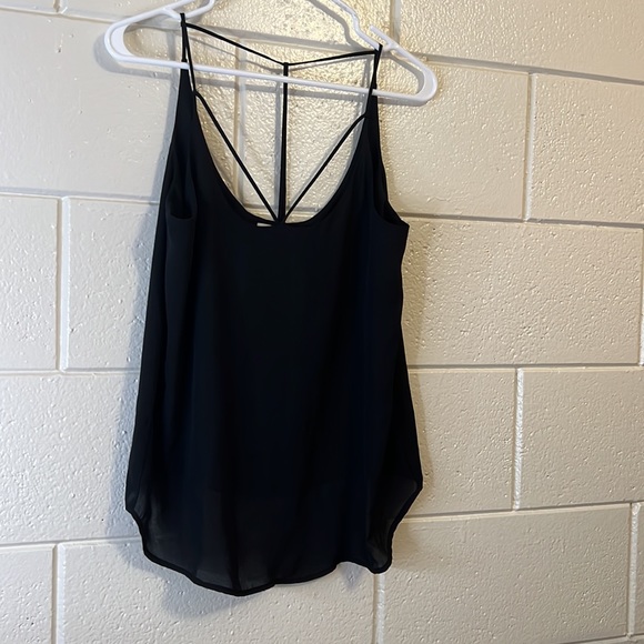 Active USA | NWT | Black Solid Flowy Open-Back Tank Top | Size Medium - Picture 11 of 15